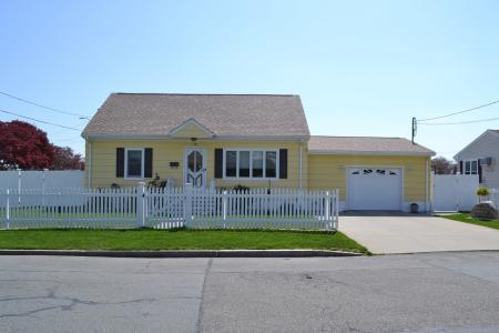 198 Bolton Street, New Bedford, Massachusetts 02740, USA