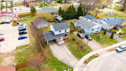 2A SELKIRK STREET, Petawawa, Ontario K8H 3C1, Canada