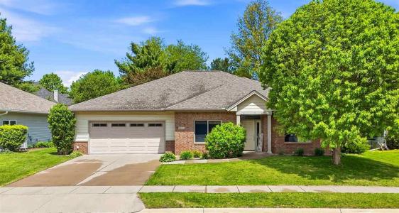 2934 Sterling Dr., Iowacity, Iowa 52240, USA