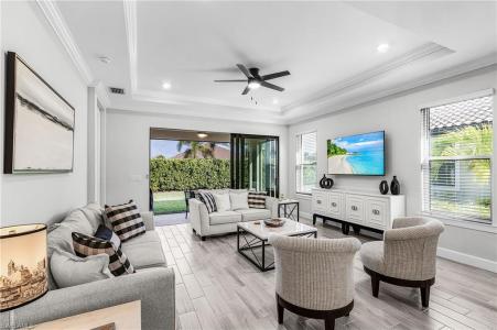 15561 Vittorio ST, NAPLES, Florida 34114, USA