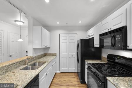14162 Cuddy Loop , 104, Woodbridge, Virginia 22193, Stati Uniti