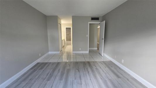 6200 S Falls Circle Drive #105, Lauderhill, Florida 33319, USA