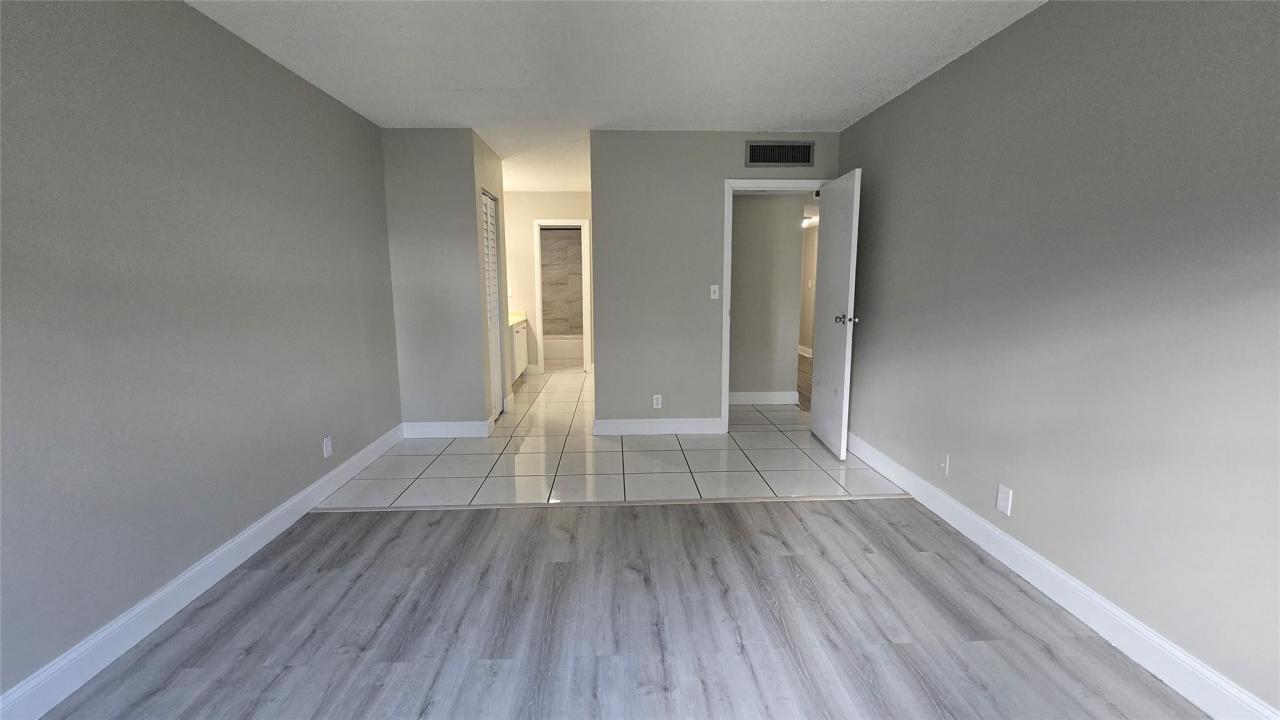 6200 S Falls Circle Drive #105, Lauderhill, Floride 33319, États-Unis