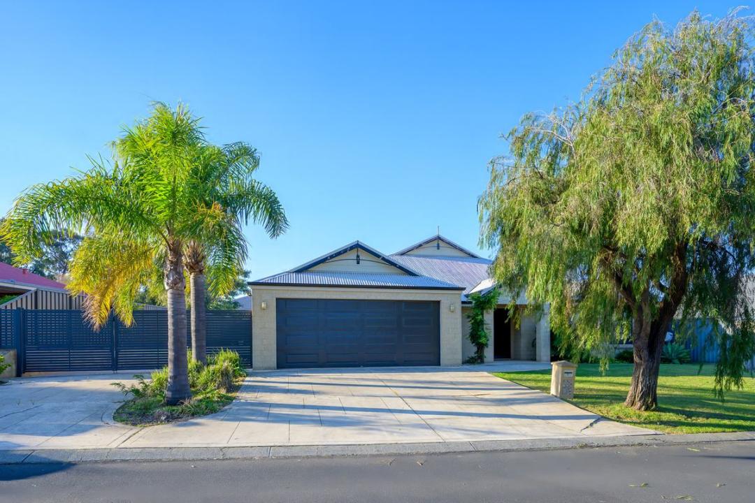 6 Poole Road, Dalyellup, WA 6230, Australia