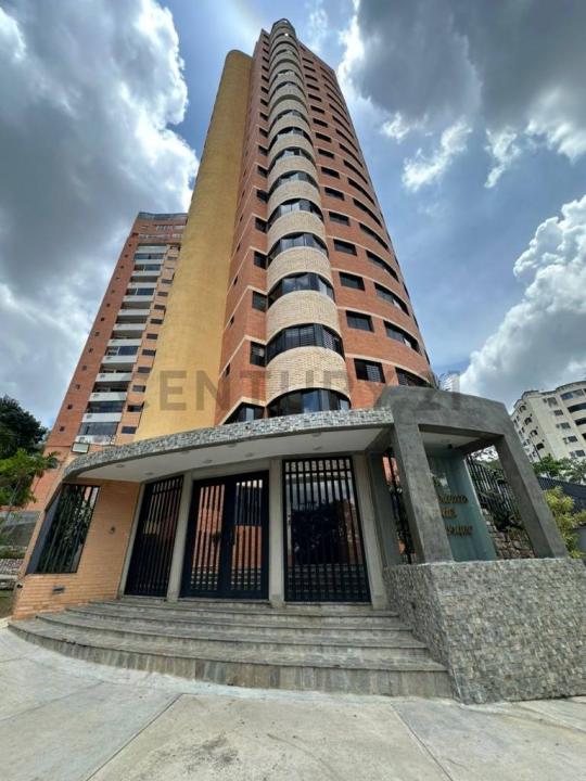 Av 112 Alquiler de Apartamento Residencia Terrazas del bosque, Valencia, Carabobo 2001, Venezuela