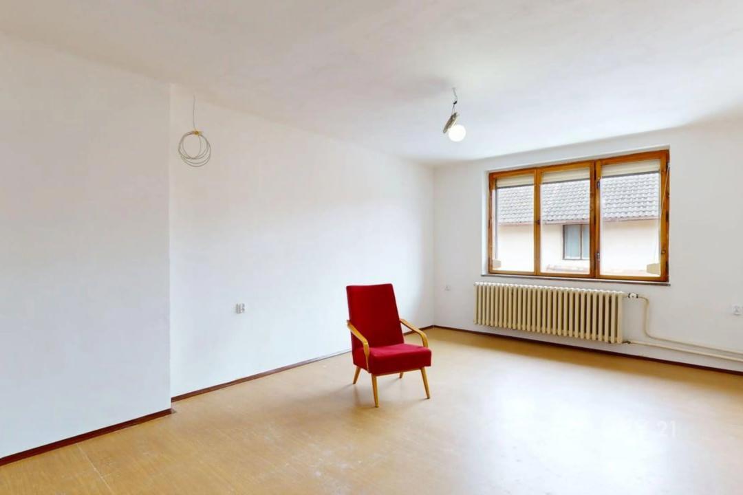 Náves, Hrusice, Praha-východ 25166, República Checa