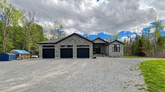 99 KAGAWONG ROAD, Kawartha Lakes, Ontario K0M 1G0, Canada