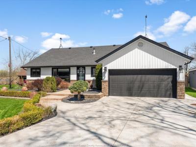 1122 HERITAGE ROAD, Kingsville, Ontario N9Y 2E6, Canada