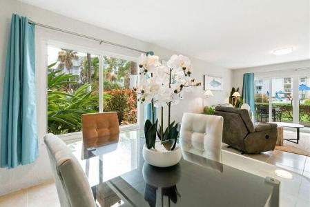 SUNSET COVE POOLSIDE 2/2 AVAILABLE 1ST SEPT FOR LONG TERM LET, Seven Mile Beach, Grand Cayman, Îles Caïmans