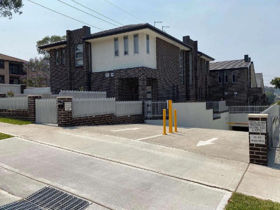 2/51 Stapleton Street, Wentworthville, NSW 2145, Australia
