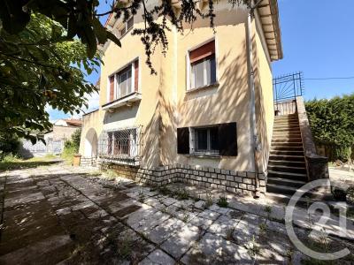 Arles, Provence-Alpes-Côte d'Azur 13200, France