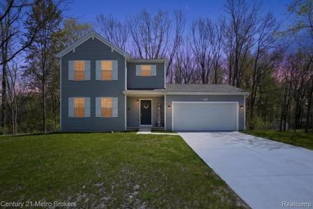 7205 Timberline Drive, Flint, Michigan 48507, USA