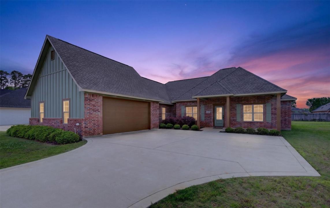 125 Sitka Loop, Haughton, Louisiana 71037, USA