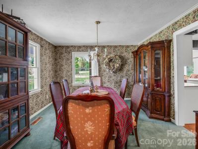 213 Raintree Drive, Hendersonville, Kuzey Karolina 28791, Amerika Birleşik Devletleri