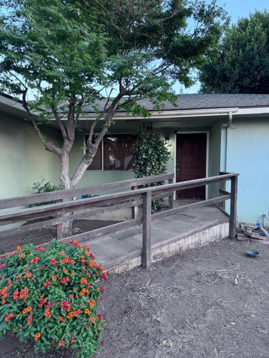 5074 E Platt Avenue, Fresno, California 93727, Estados Unidos