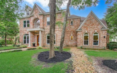 2 English Glade Court Unit# 2, The Woodlands, Texas 77381, USA