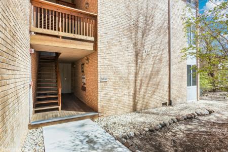 5803 Oakwood Drive , B, Lisle, Illinois 60532, USA