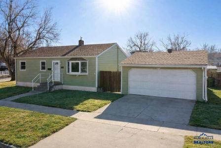 1801 Albany Avenue, Hot Springs, SD 57747, USA