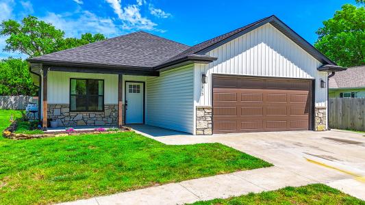 415 E BURKS ST, STURGEON, Missouri 65284, USA