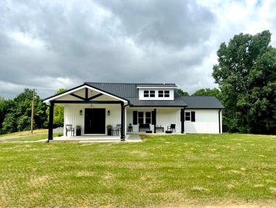 2913 Gentry Mill Road, Russell Springs, Kentucky 42642, USA