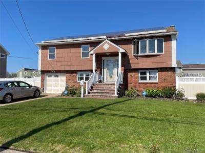 84 Surf Road, Lindenhurst, NY 11757, USA