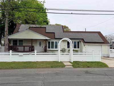 304 27th Street, Lindenhurst, NY 11757, USA
