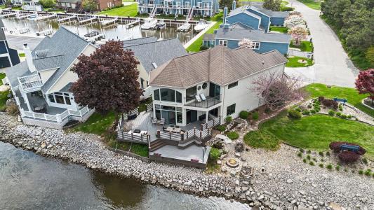 2309 Riverside Pointe Drive, St. Joseph, Michigan 49085, USA