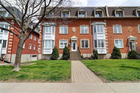 14033  Boul. Cavendish, Montréal (Saint-Laurent), 魁北克省 H4R 3J5, 加拿大