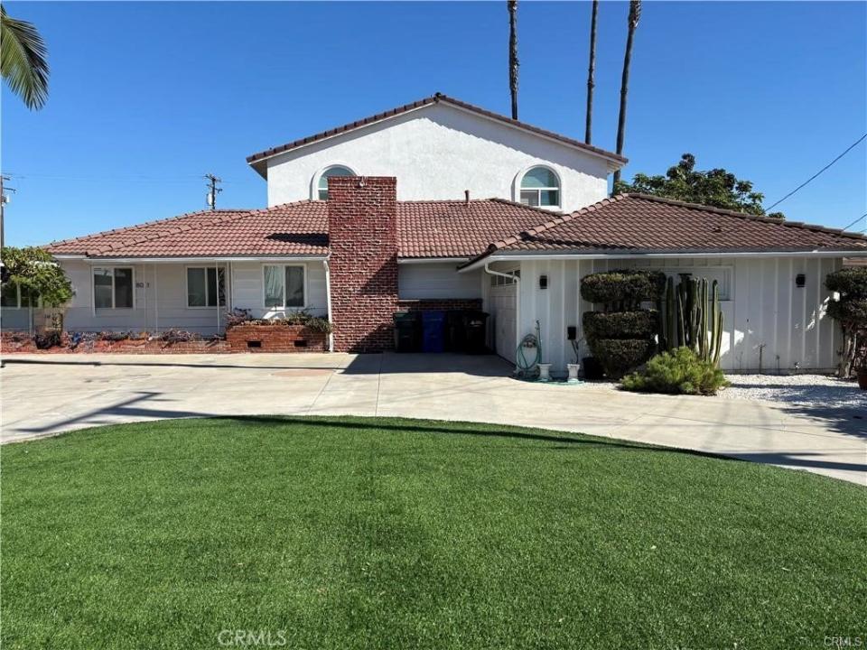 8021 Duesler, Downey, Califórnia 90242, Estados Unidos