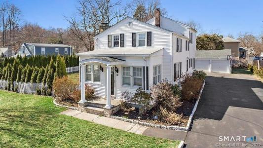 12 Sunset Avenue, Trumbull, Connecticut 06611, USA