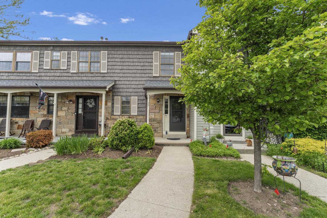 37 Wood Duck Ct, Hackettstown, New Jersey 07840