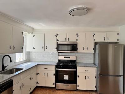 40 Bourne Street 2, Bristol, Rhode Island 02809, USA