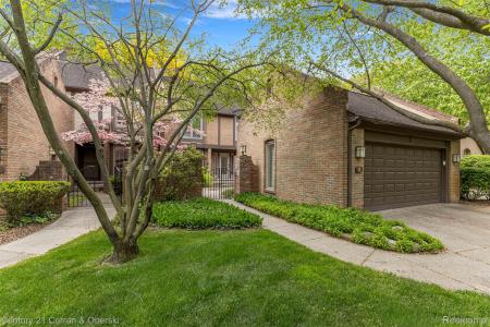 5 Timberlane Court, Dearborn, Michigan 48126, Estados Unidos