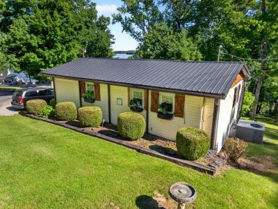 156 Lakeshore Cir, Bumpus Mills, Tennessee 37028, USA