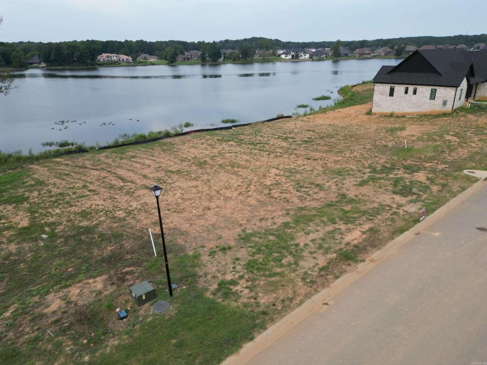 6107 Majestic Waters Dr., Benton, Arkansas 72019, USA