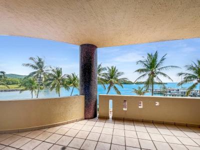 Waterfront Marina Villa 8-D in Parrot Tree Plantation , Roatán, Islas De La Bahía 34101, Honduras