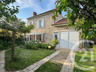 Pringy, Île-de-France 77310, Francia