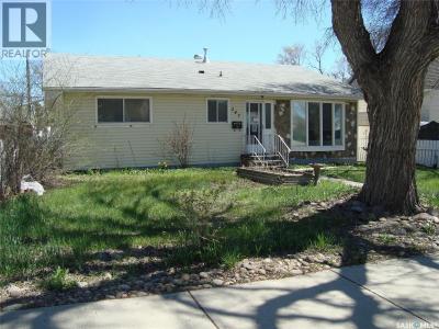247 9TH AVENUE NW, Swift Current, Saskatchewan S9H 1A6, Canada