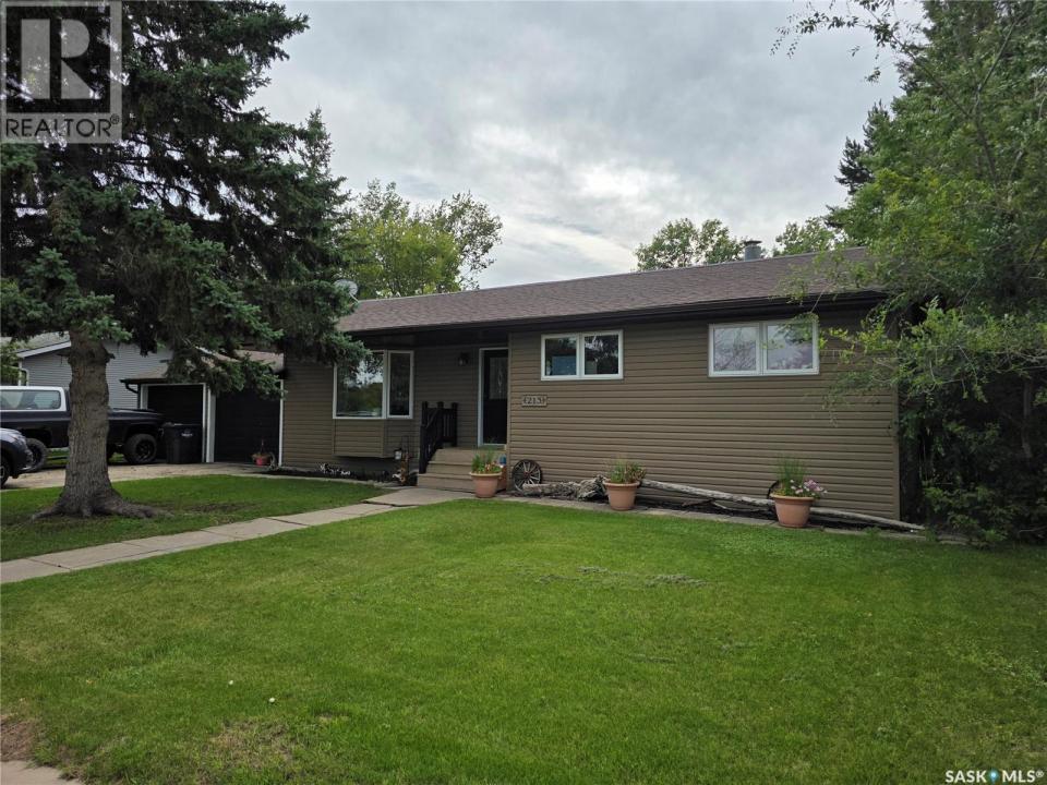 213 9TH STREET E, Wynyard, Saskatchewan S0A 4T0, Canada