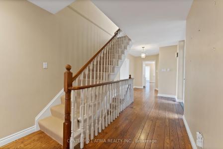 5 HILL CRESCENT, Toronto, Ontario M1M 1H7, Canada
