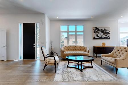 251 OXFORD STREET, Richmond Hill, Ontario L4C 7V7, Canada