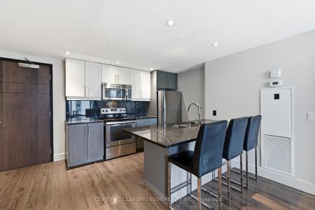 330 PHILLIP STREET, Waterloo, Ontario N2L 3W9, Kanada