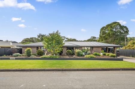 31 Carol Crescent, Morphett Vale, SA 5162, Australia
