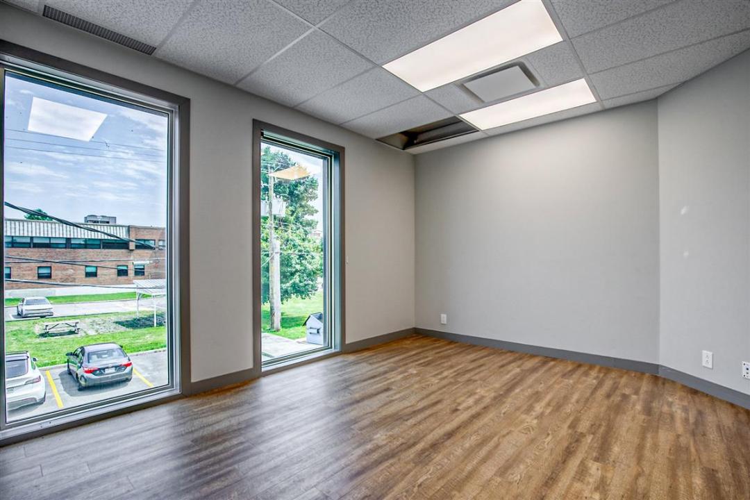 2 Rue Adhémar-Cusson, Bedford - Ville, Quebec J0J 1A0, Canada