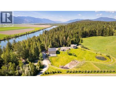 210 21 HIGHWAY, Lister, British Columbia V0B 1G2, Canada