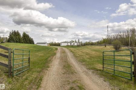 40, 2320 TWP RD 540, Rural Lac Ste. Anne County, Alberta T0E 1V0, Canadá