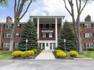 2885 Pease Dr. #309, Rocky River, Ohio 44116, USA