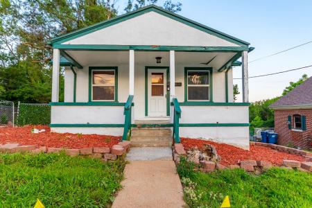 216 PIERCE ST, Jefferson City, Missouri 65101, USA