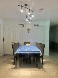 708 E 6th Street, Sweeny, Texas 77480, USA