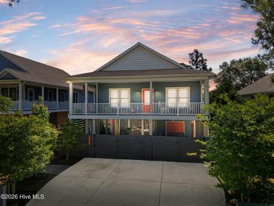 116 NE 13th Street, Oak Island, North Carolina 28465, USA
